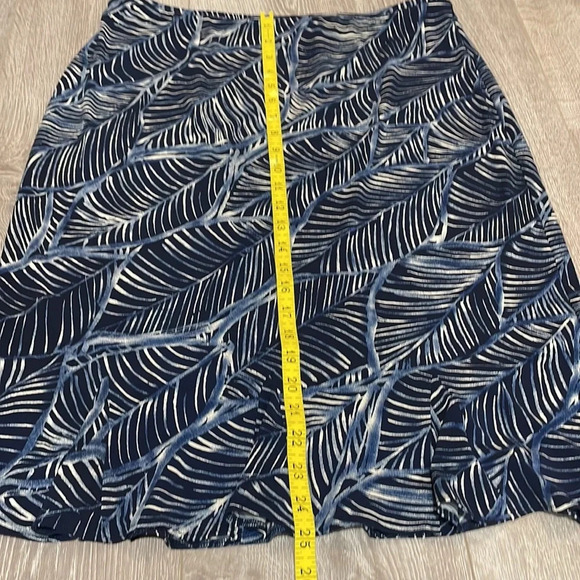 Express 2 piece skirt set leaf print L - Picture 15 of 16